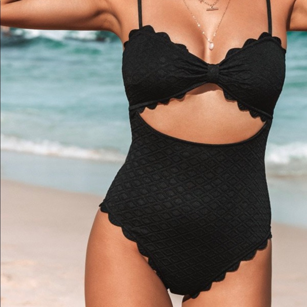 Lg, Black Cupshe 1pc. NWT
